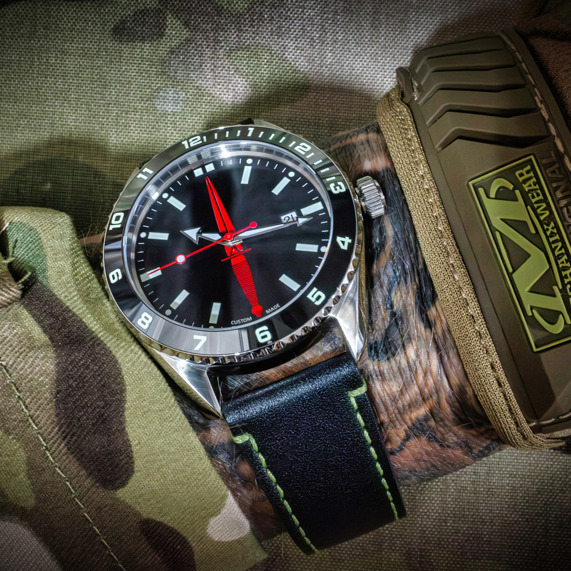 Commando-horloge om pols operator